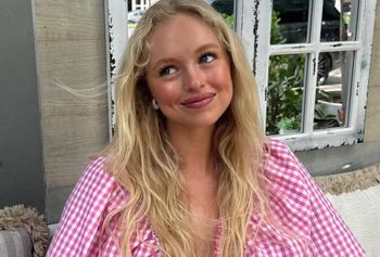 Sukienka jak halka. Influencerka zapozowała w bieliźnianej kreacji