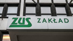 Tabela wyliczeń renty wdowiej w listopadzie. Zobacz, ile ZUS przeleje wdowom i wdowcom