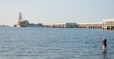 Gazoport w Świnoujściu. Rozpoczęły się testy przesyłu gazu z terminala LNG do sieci