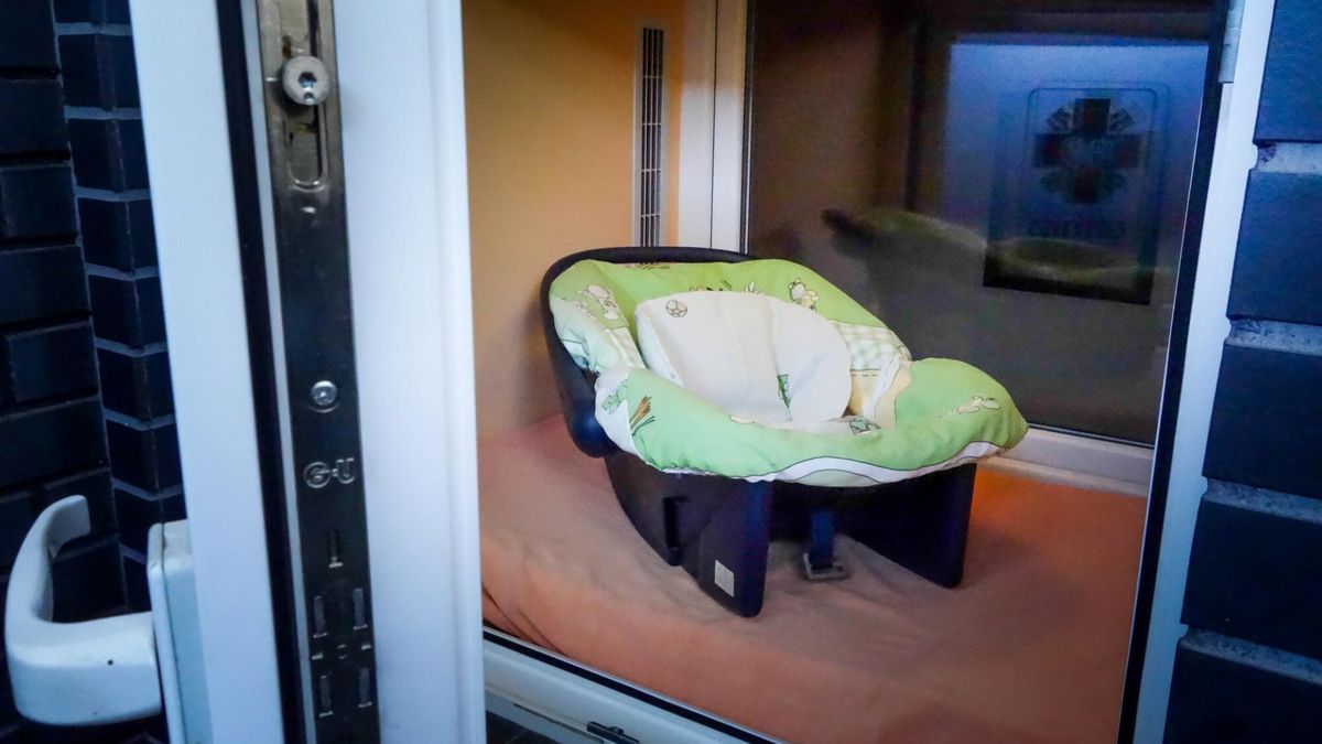 Okno życia sióstr urszulanek w Łodzi