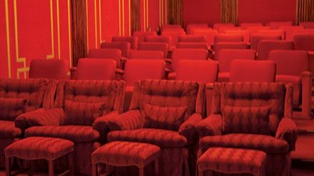 Na czym ogląda filmy George Bush? 1