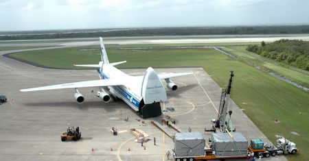 Transport z Wuhan dotarł do Polski. An-124 Rusłan wylądował na lotnisku w Pyrzowicach