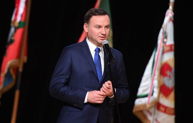 Prezydent odmówi zaprzysiężenia trójki sędziów. Konstytucjonalista: to może zakończyć spór