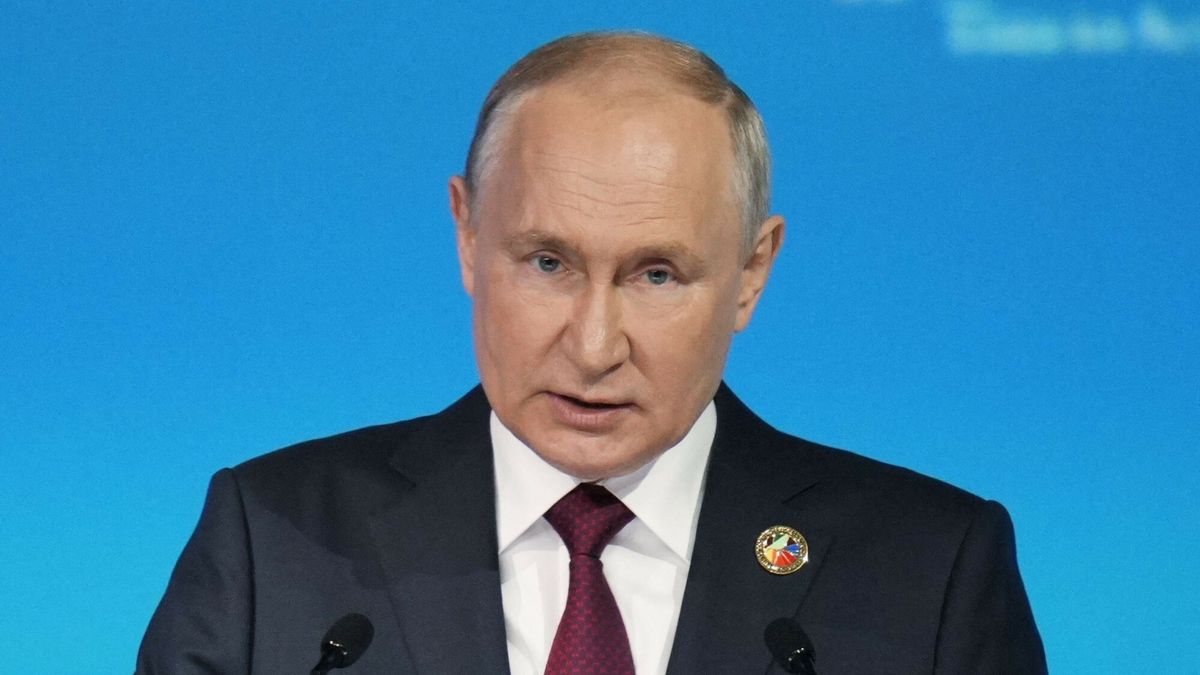 Temporary
This pool image distributed by Sputnik agency shows Russian President Vladimir Putin giving a speech during the plenary session of the second Russia-Africa summit in Saint Petersburg on July 27, 2023. (Photo by Alexey DANICHEV / POOL / AFP)
ALEXEY DANICHEV