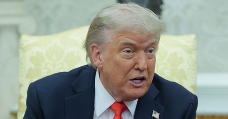 Trump ostrzega Wielką Brytanię. Jest zaniepokojony "superambasadą"
