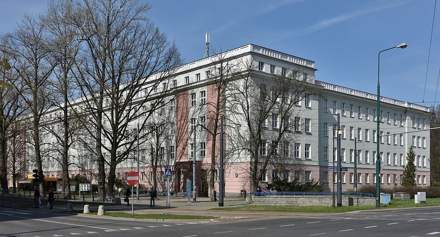 NFZ chce edukować o otyłości dzieci. Szuka agencji do kampanii