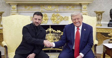 Trump rozmawiał z Zełenskim, obok stała mapa Ukrainy. "Dziękuję"