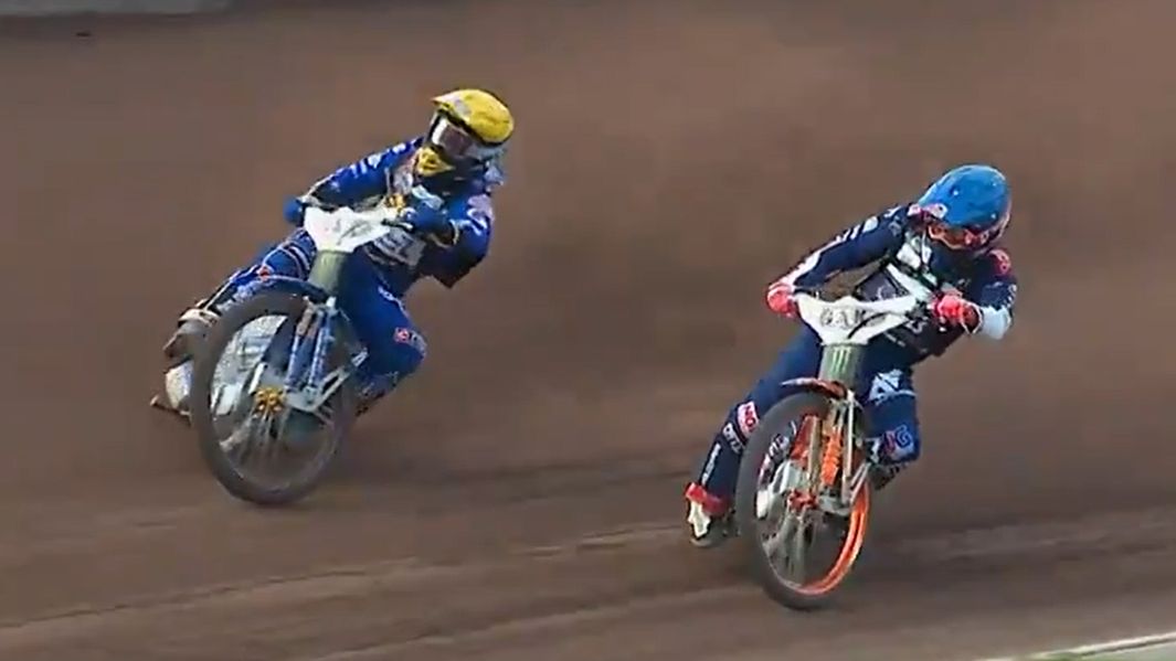 Zdjęcie okładkowe artykułu: Twitter / Speedway GP / Walka Zmarzlika z Sajfutdinowem