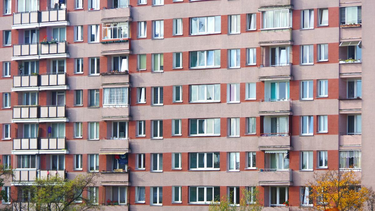 Stock Marek Bazak
PHOTO: ZOFIA I MAREK BAZAK / EAST NEWS 
Warszawa N/z blokowisko, duze osiedle mieszkaniowe na Brodnie
ZOFIA BAZAK