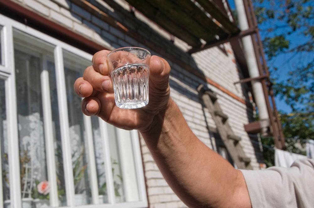 Specyficzny objaw po alkoholu. Może być sygnałem alarmowym