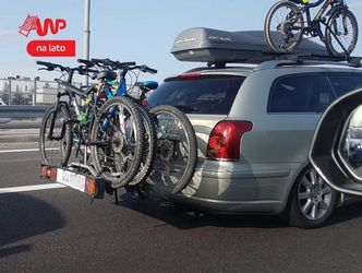 Polacy nie znają nowych przepisów. Przewożą rowery i narażają się na mandat