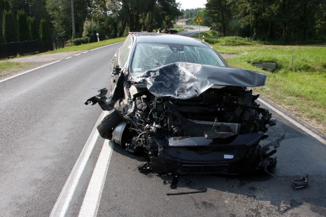 Kobieta poprawiała włosy. Tyle zostało z volvo. Zobacz, ile miała na liczniku