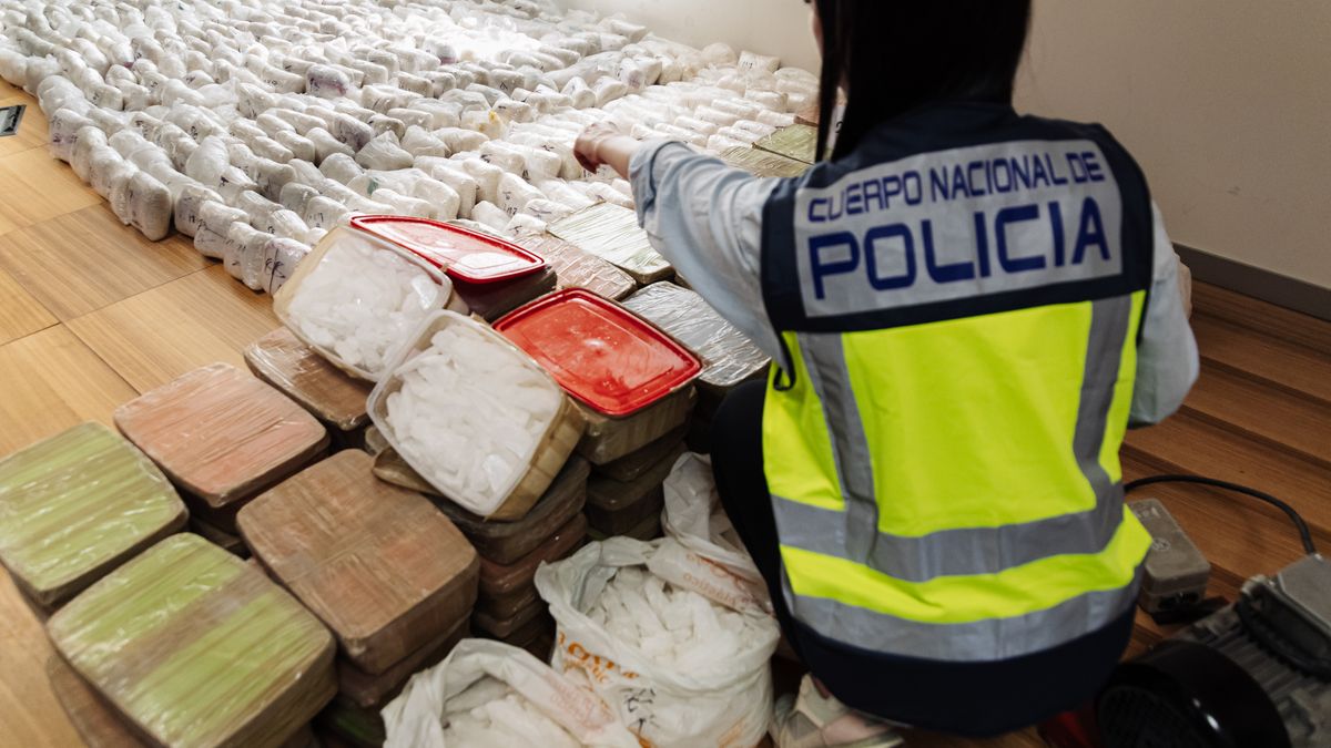 Narkotyki skonfiskowane przez hiszpańską policję podczas operacji wymierzonej w kartel Sinaloa - zdjęcie archiwalne