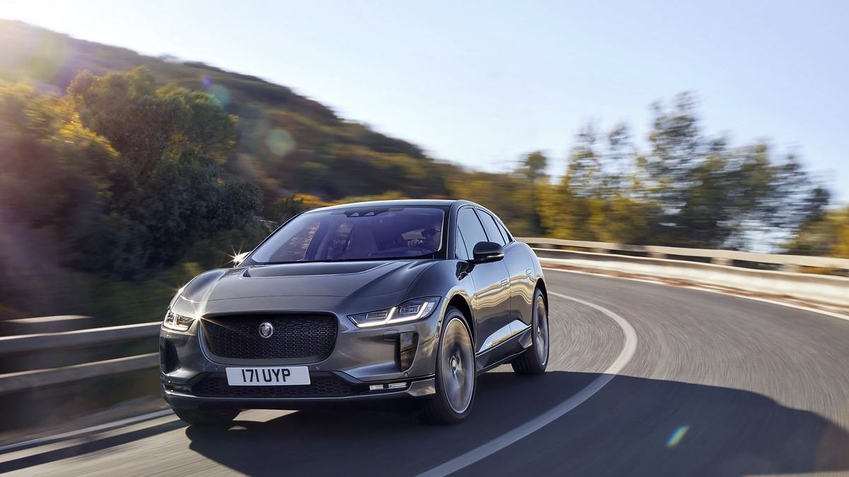 Elektryczny I-Pace okazał się zaskakująco dobrym autem.