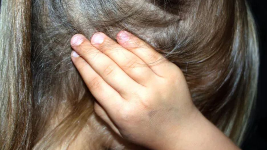 Miała "udostępniać" dzieci pedofilom za pieniądze. Teraz wyjdzie z aresztu