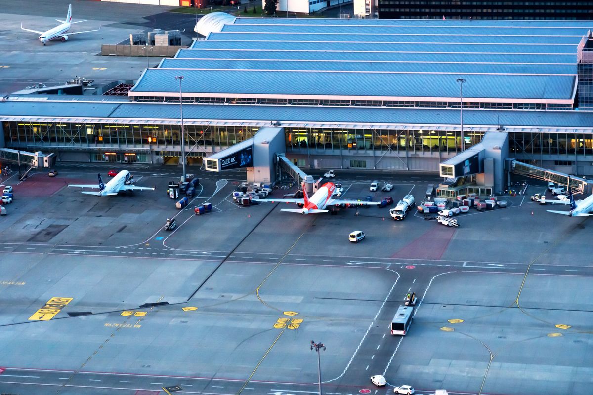 Samoloty na lotnisku w Warszawie