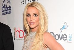 Britney Spears na plaży. Wygina się z chłopakiem