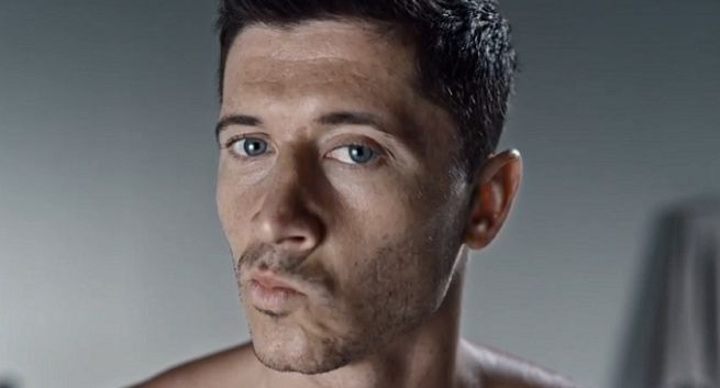 Miny Roberta Lewandowskiego przed goleniem reklamują Gillette (wideo)