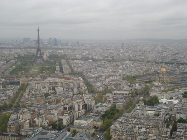Protest taksówkarzy w Paryżu. Skarżą się na konkurencję