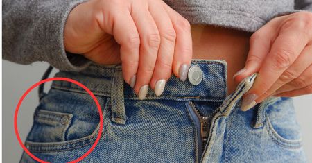 Do czego służy mała kieszonka w jeansach? Nie każdy ma świadomość