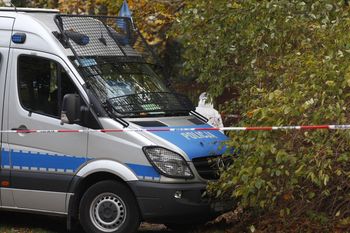 Świebodzice: Zwłoki w parku miejskim. Ciało mężczyzny znaleźli spacerowicze. Policja nie wyklucza udziału osób trzecich