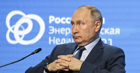 Putinowi kończą się pieniądze? Sięga po majątek urzędników