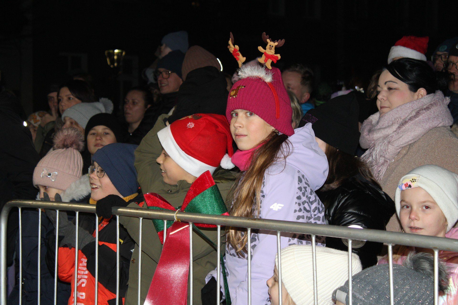 Za nami Mikołajki w Zbąszyniu. Rynek miejski rozświetliła choinka.
