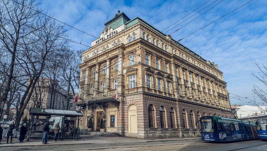Hotel Royal w Krakowie. Wspomaga medyków walczących z epidemią koronawirusa