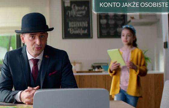 Alior Bank w domowej reklamie odpowiada na zmiany z powodu epidemii (wideo)