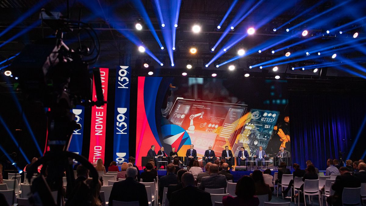 6. edycja Kongresu 590 w Warszawie. Scena Liderów w centrum wystawienniczym EXPO XXI. 