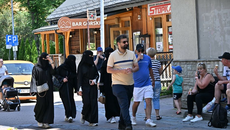 Upalny weekend
Fot. Pawel Murzyn/East News, Zakopane, 15.07.2023. Turysci na Krupowkach.
Pawel Murzyn