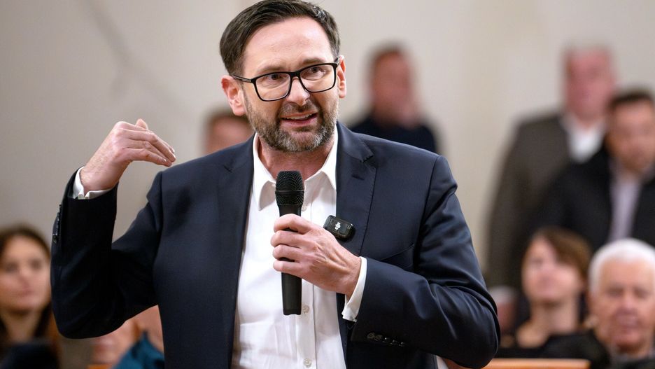 Spotkanie Daniela Obajtka i Micha?a Moskala w Pu?awach
Fot. Krzysztof Radzki/East News, 06.12.2024. Pulawy. Spotkanie na temat sytuacji finansowej Zakladow Azotowych Pulawy SA z udzialem europosla Daniela Obajtka (n/z) i posla Michala Moskala.
Krzysztof Radzki