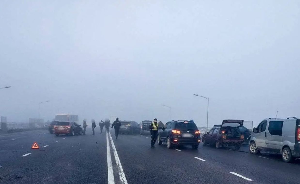 "Mgła gęsta jak smoła". Spektakularny karambol we Lwowie