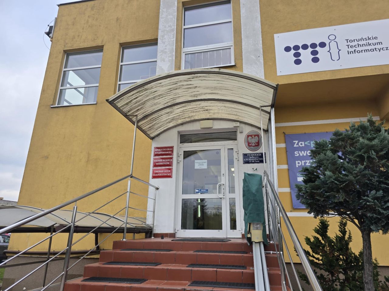 Uczeń pobił nauczycielkę. "Jesteśmy w szoku. To spokojny chłopak"