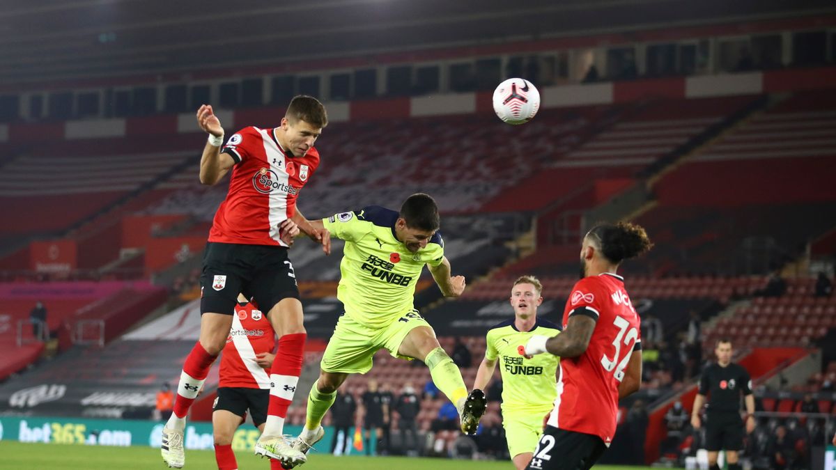 Jan Bednarek w meczu Southampton - Newcastle