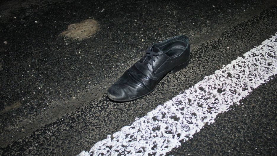 Wracał ze studniówki, został potrącony przez samochód.