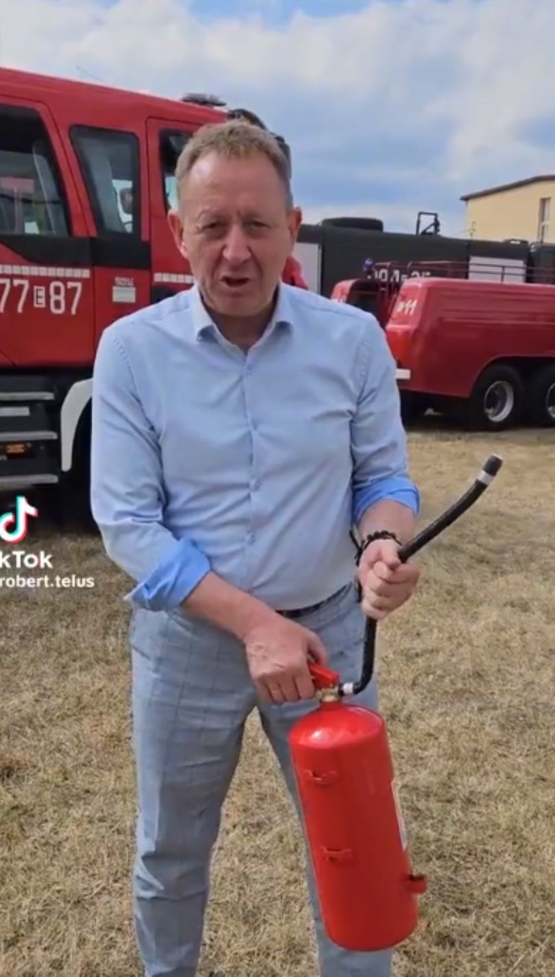 "Fakty" TVN zakpiły z debiutu Roberta Telusa na TikToku