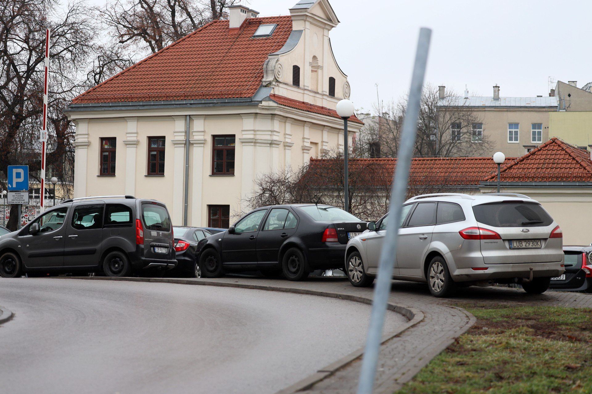 W tych miejscach w Lublinie dostajemy najwięcej mandatów za złe parkowanie.