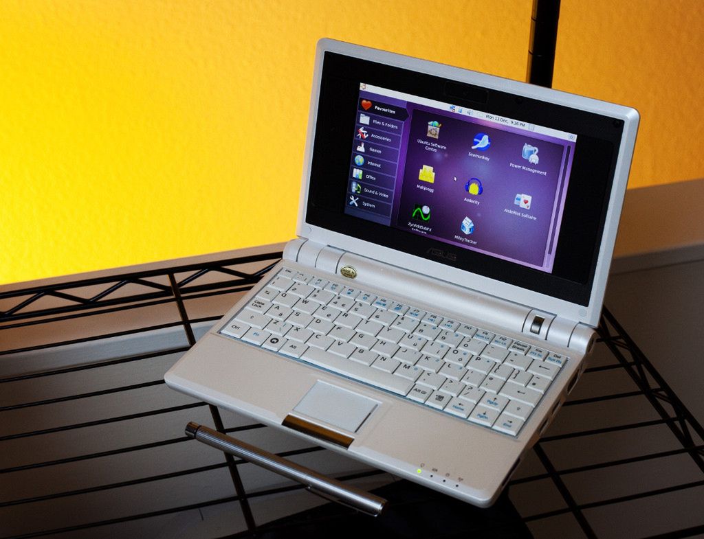 Asus eeePC: pierwszy netbook (foto: wikimedia)