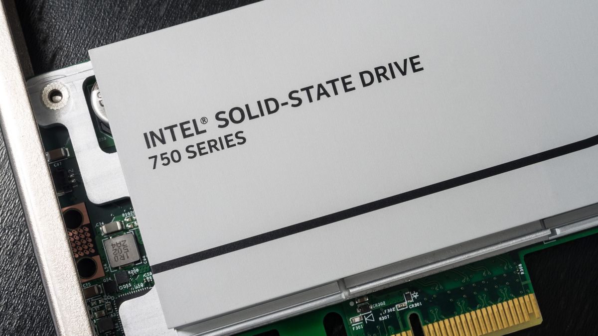 Test dysku Intel SSD 750 400 GB – dzięki PCIe bariera 2 GB/s została przełamana! 1