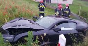Wypadek w Łódzkiem. Rozbite ferrari. Kierowca chciał ominąć psa