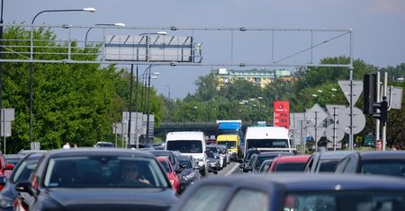 Poczta Polska skontroluje samochody. Sprawdzą, czy płacisz za radio — kontrolerzy będą robić zdjęcia aut