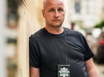 Myślisz, że to perfumy? Detektyw: pierwsze sygnały zdrady są inne