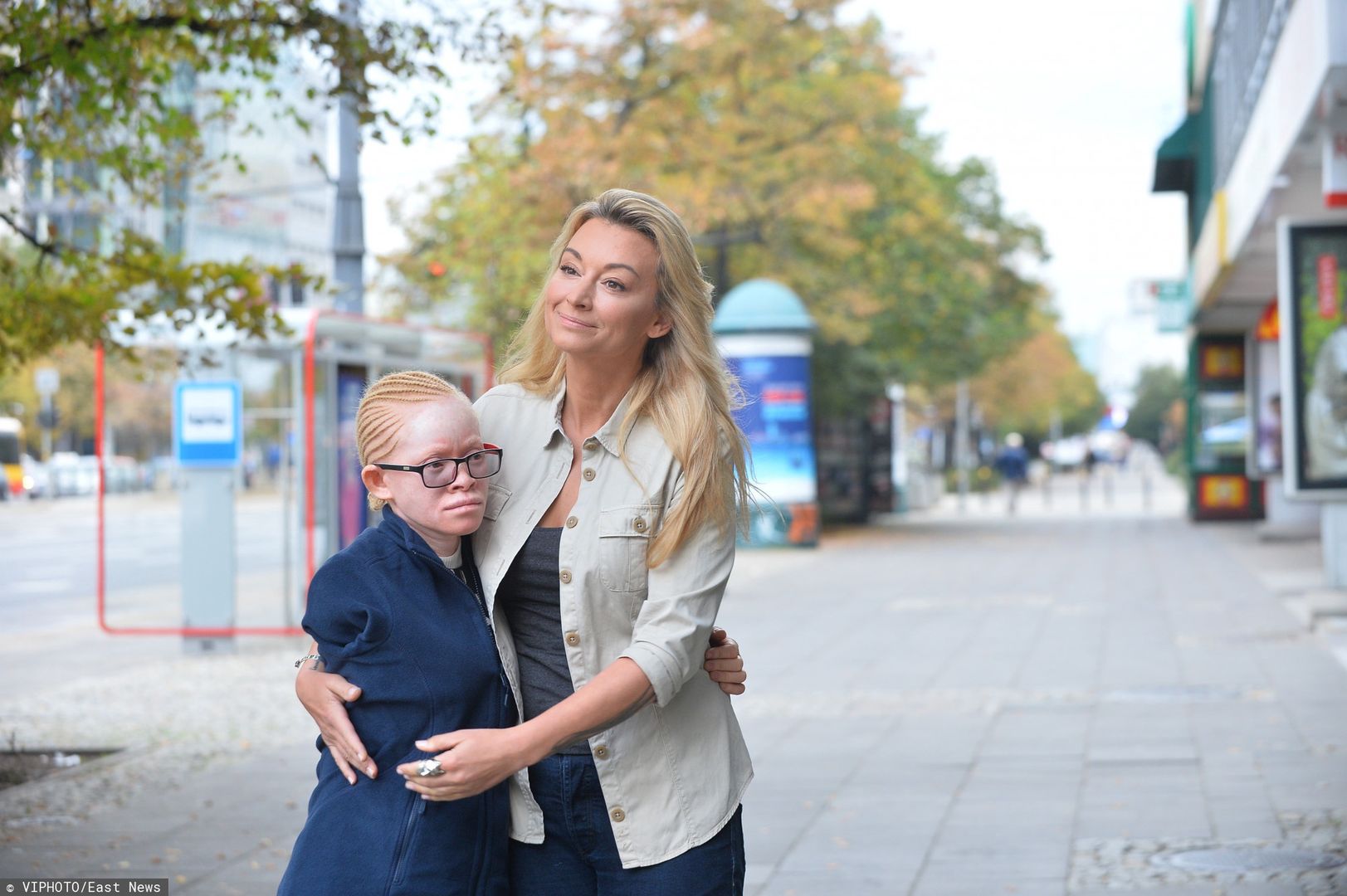 Kabula, adoptowana córka Martyny Wojciechowskiej śpiewa. "Łzy same płyną"