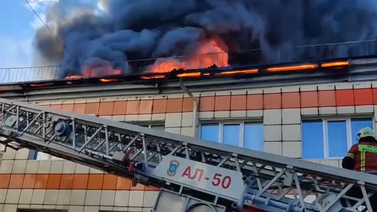 Płonie budynek Dumy Obwodowej w Tiumeniu 