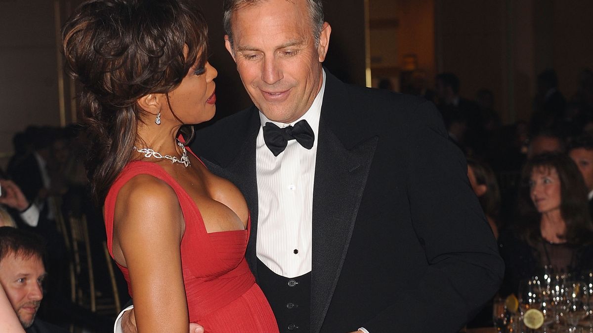 Muhammad Ali's Celebrity Fight Night XIV - AudienceSCOTTSDALE, AZ - APRIL 05:  Singer Whitney Houston and actor Kevin Costner at Muhammad Ali's Celebrity Fight Night XIV at the JW Marriott Desert Ridge Resort & Spa on April 5, 2008 in Scottsdale, Arizona.  (Photo by Michael Caulfield/WireImage)Michael Caulfield