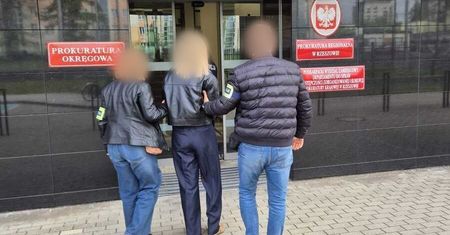 Milion złotych zniknął z kont klientów. Bankowa pracownica z zarzutami