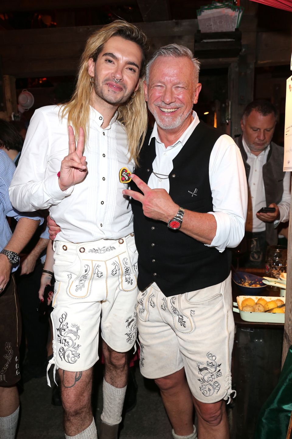 Bill Kaulitz i producent Otto Steiner podczas Oktoberfest 2024