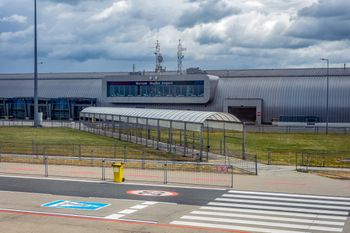 Bez paszportu i z marihuaną. Cudzoziemiec wpadł na polskim lotnisku