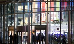 "Wracamy do trybu gotowości". W nocy wysłano SMS-y do pracowników